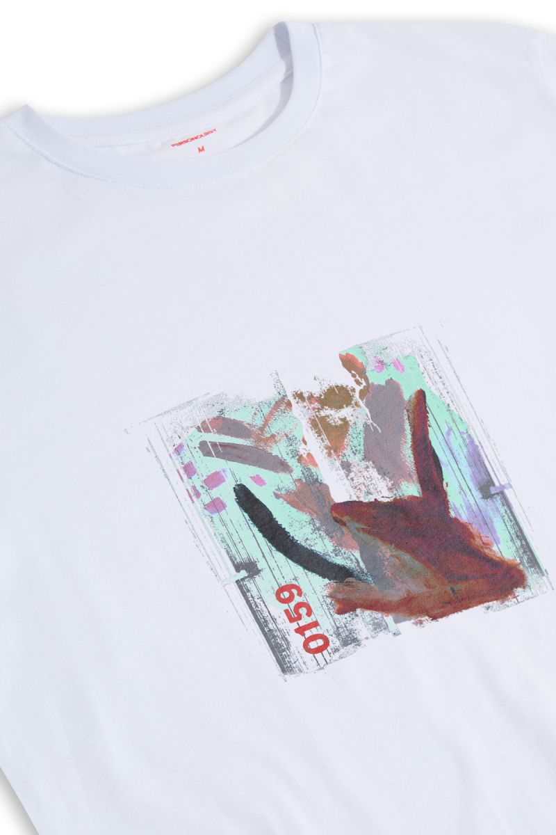 White Soft Fabric Abstract Design Short Sleeve Tee