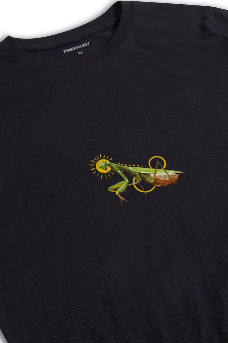 Black Soft Fabric Mantis Design Short Sleeve Tee