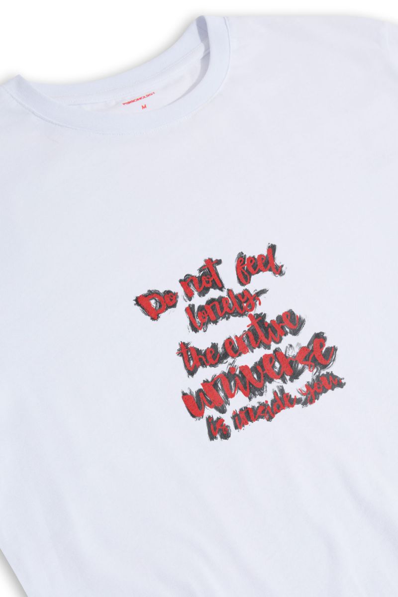 White Soft Fabric Do Not Feel Lonely Design Short Sleeve Tee