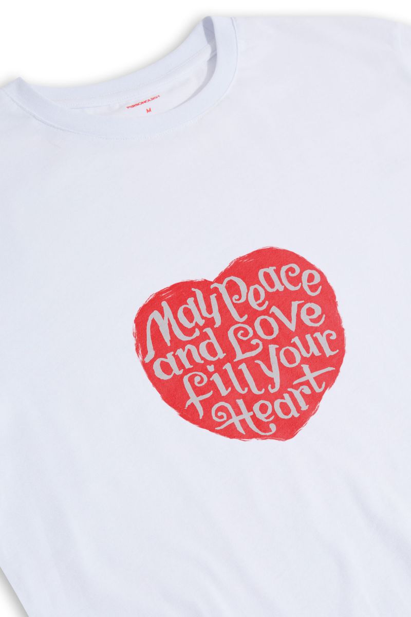White Soft Fabric Peace and Love Fill your Heart Design Short Sleeve Tee