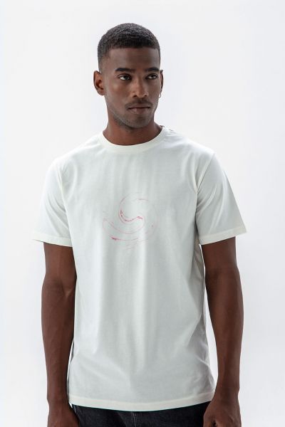 Off White Soft Fabric Red Wind Design Short Sleeve Tee