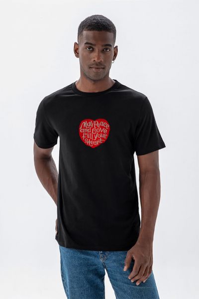 Black Soft Fabric Peace and Love Fill your Heart Design Short Sleeve Tee