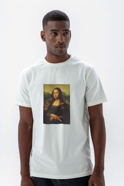 Off White Soft Fabric Monalisa with cigar Design Short Sleeve Tee