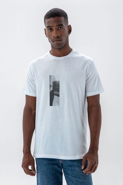 White Soft Fabric Frame Design Short Sleeve Tee