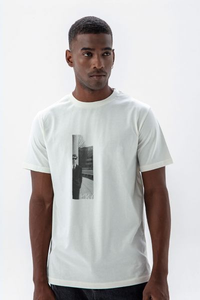 Off White Soft Fabric Frame Design Short Sleeve Tee