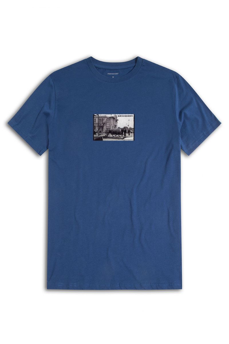 Navy Soft Fabric Bull in Square Design Short Sleeve Tee