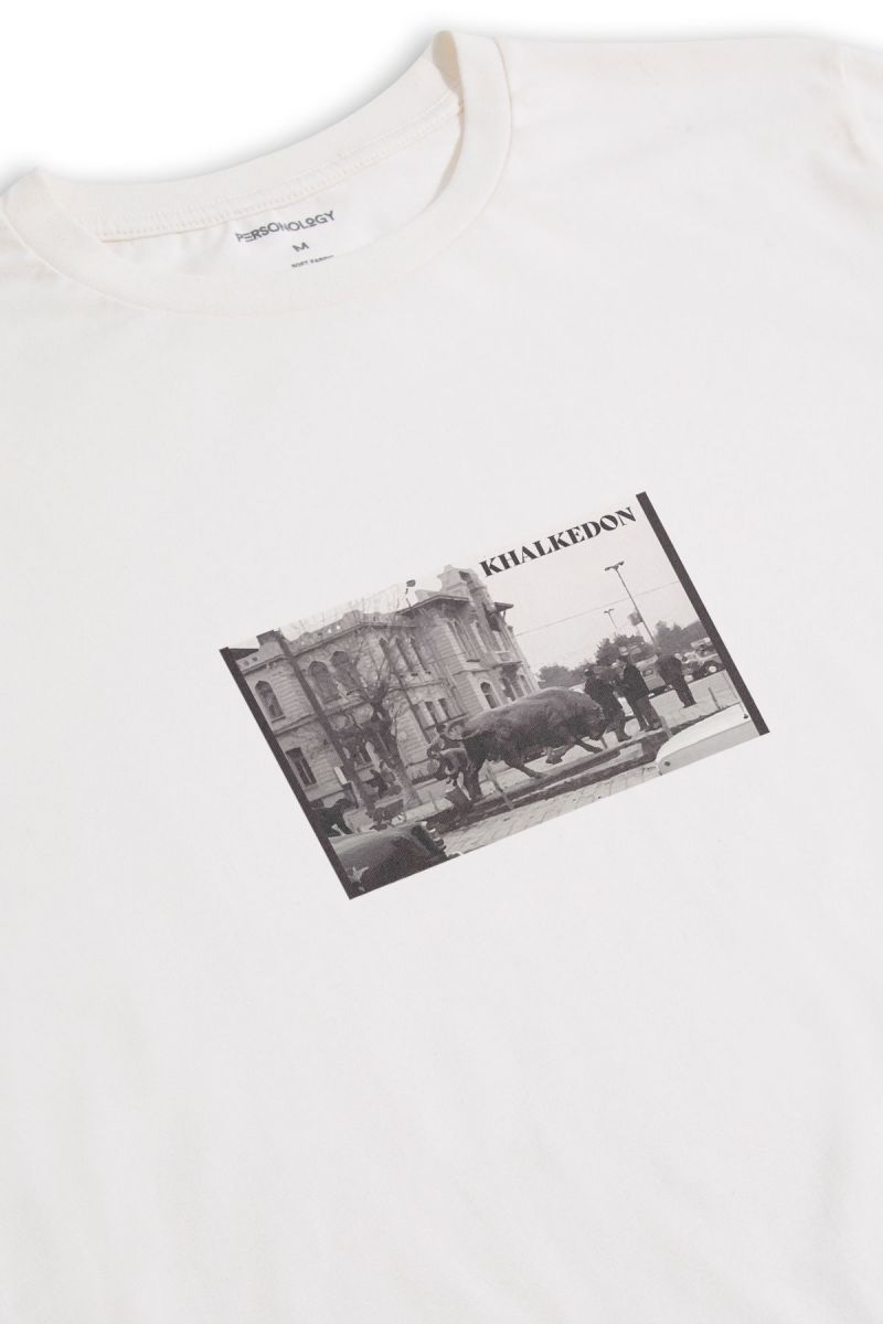 Off White Soft Fabric Bull in Square Design Short Sleeve Tee