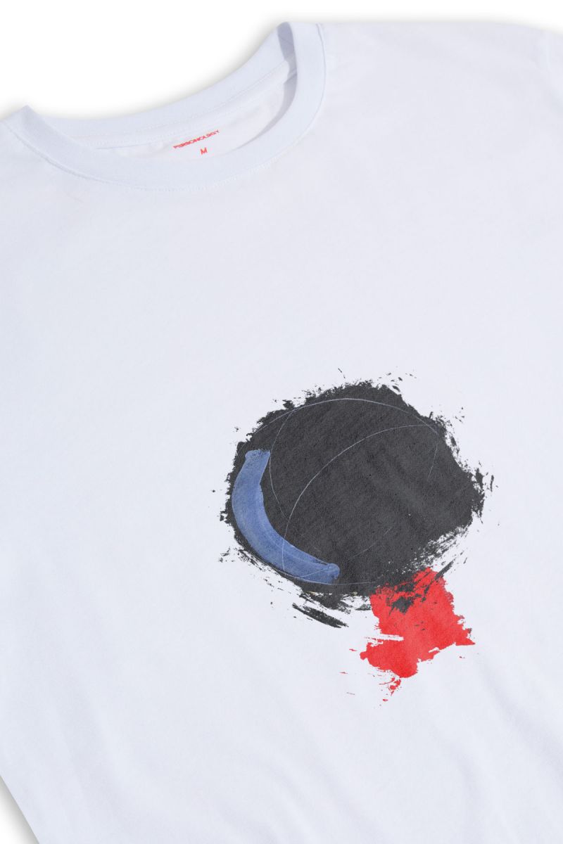 White Soft Fabric Abstract Design Short Sleeve Tee