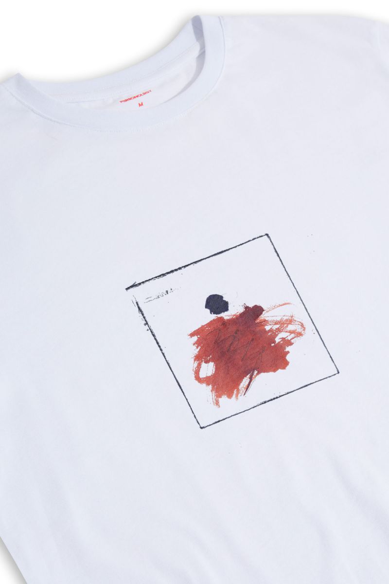 White Soft Fabric Abstract Design Short Sleeve Tee