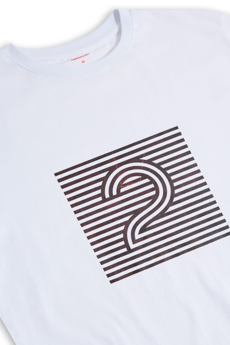 White Soft Fabric Abstract Design Short Sleeve Tee