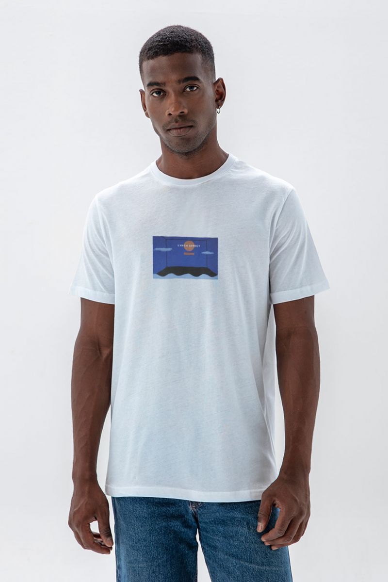 White Soft Fabric Lynch Effect Design Short Sleeve Tee