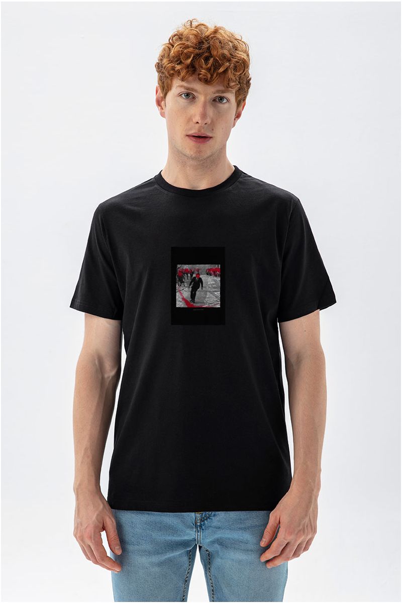 Black Soft Fabric Red Smiley Design Short Sleeve Tee