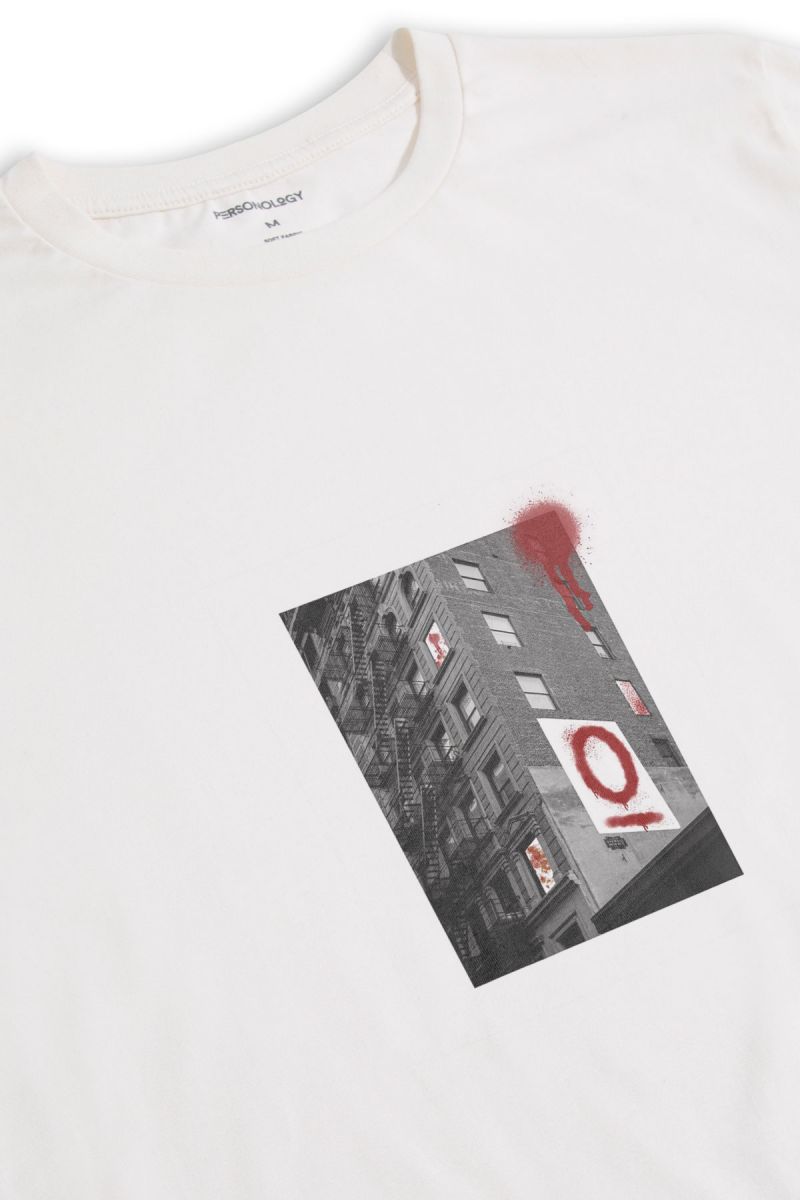 Off White Soft Fabric Serial Murder in Manhattan Design Short Sleeve Tee