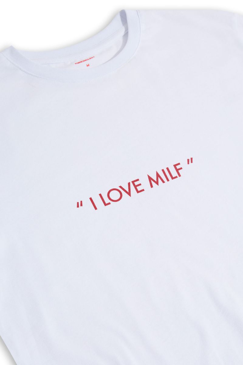 White Soft Fabric I Love Milf Design Short Sleeve Tee