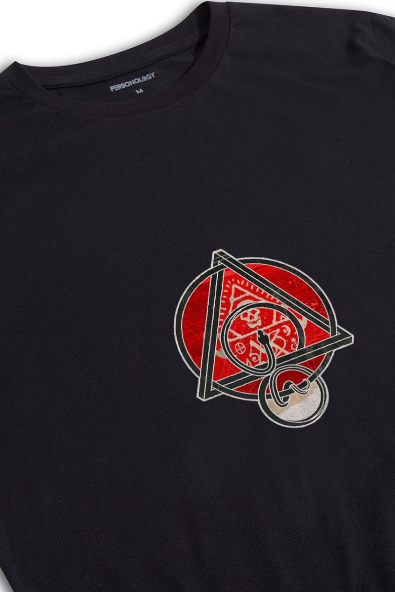 Black Soft Fabric Triangle with Snake Design Short Sleeve Tee