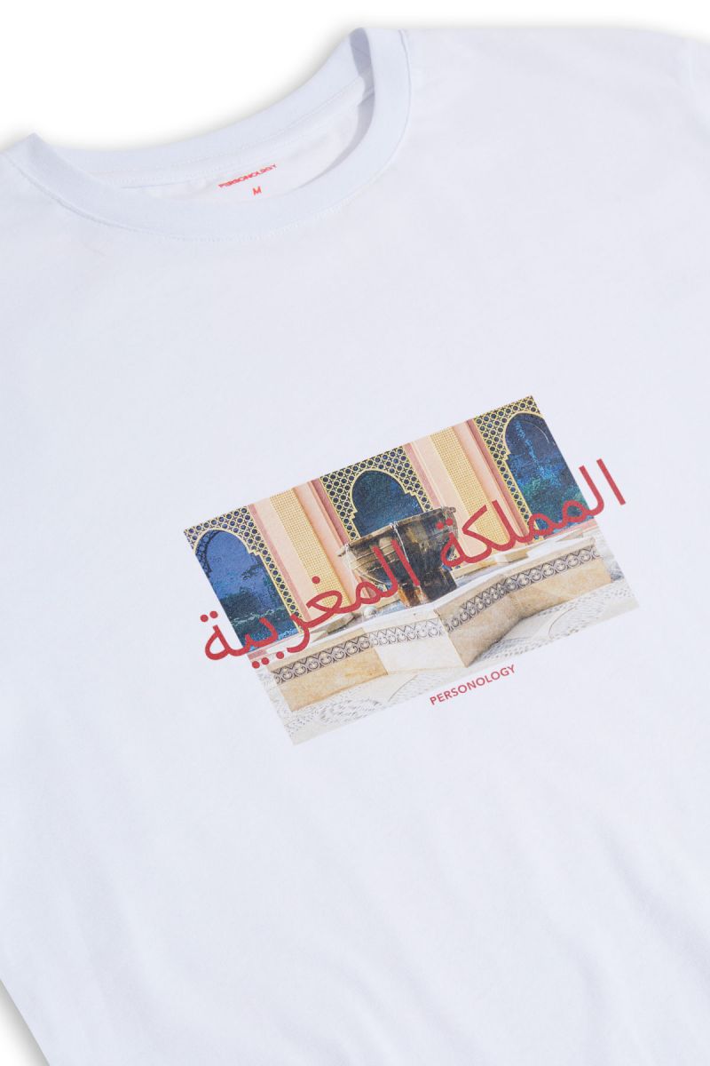 White Soft Fabric Fountain Design Short Sleeve Tee
