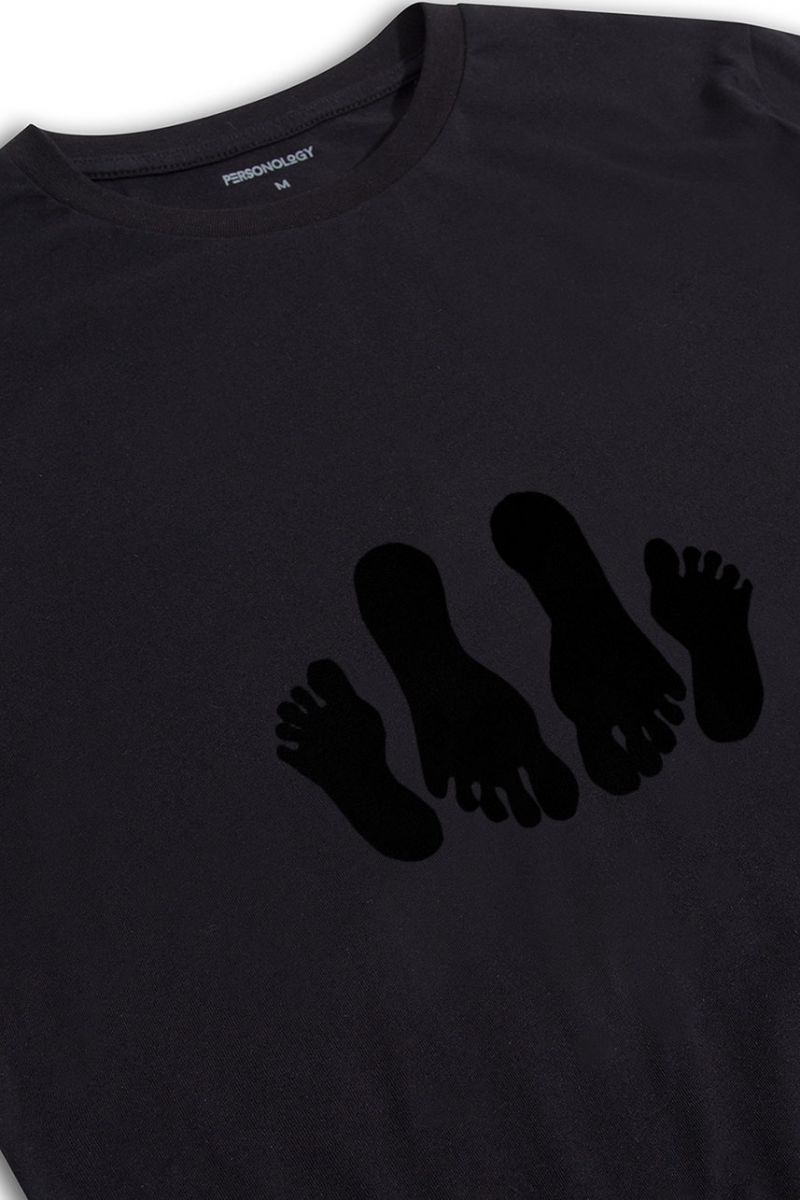 Black Soft Fabric Foots Design Short Sleeve Tee