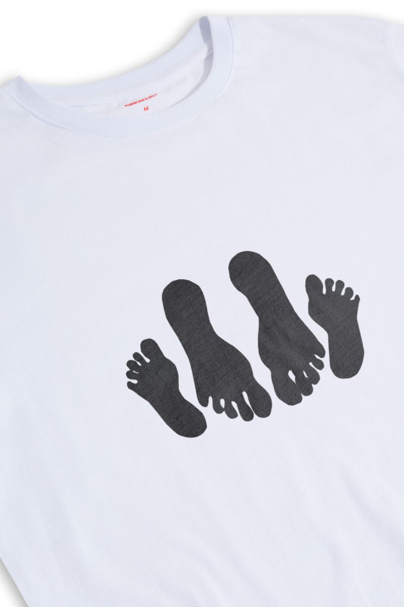White Soft Fabric Foots Design Short Sleeve Tee