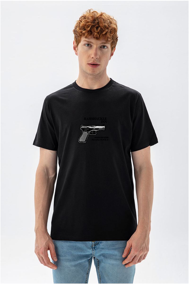 Black Soft Fabric ramshackle inn Design Short Sleeve Tee