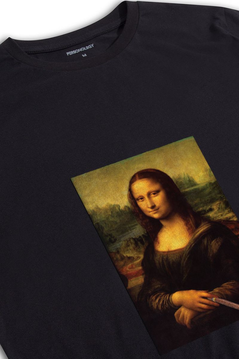 Black Soft Fabric Monalisa with cigar Design Short Sleeve Tee