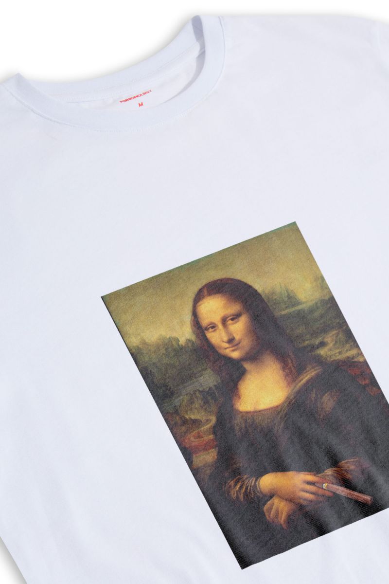 White Soft Fabric Monalisa with cigar Design Short Sleeve Tee