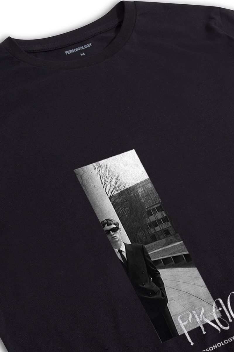 Black Soft Fabric Frame Design Short Sleeve Tee