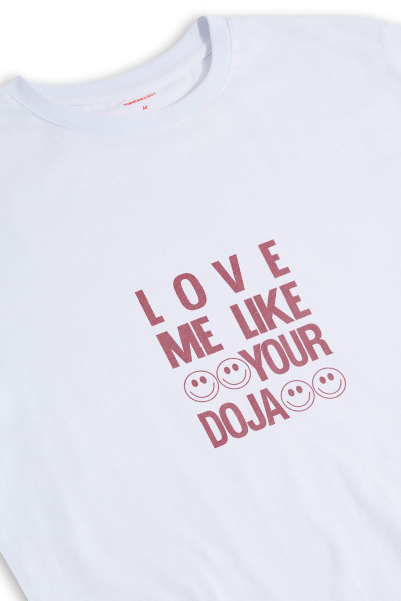 White Soft Fabric love me like your doja Design Short Sleeve Tee